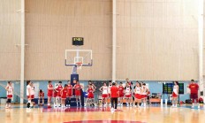 爱游戏网页版-辽宁女篮努力突破，体能持续提升