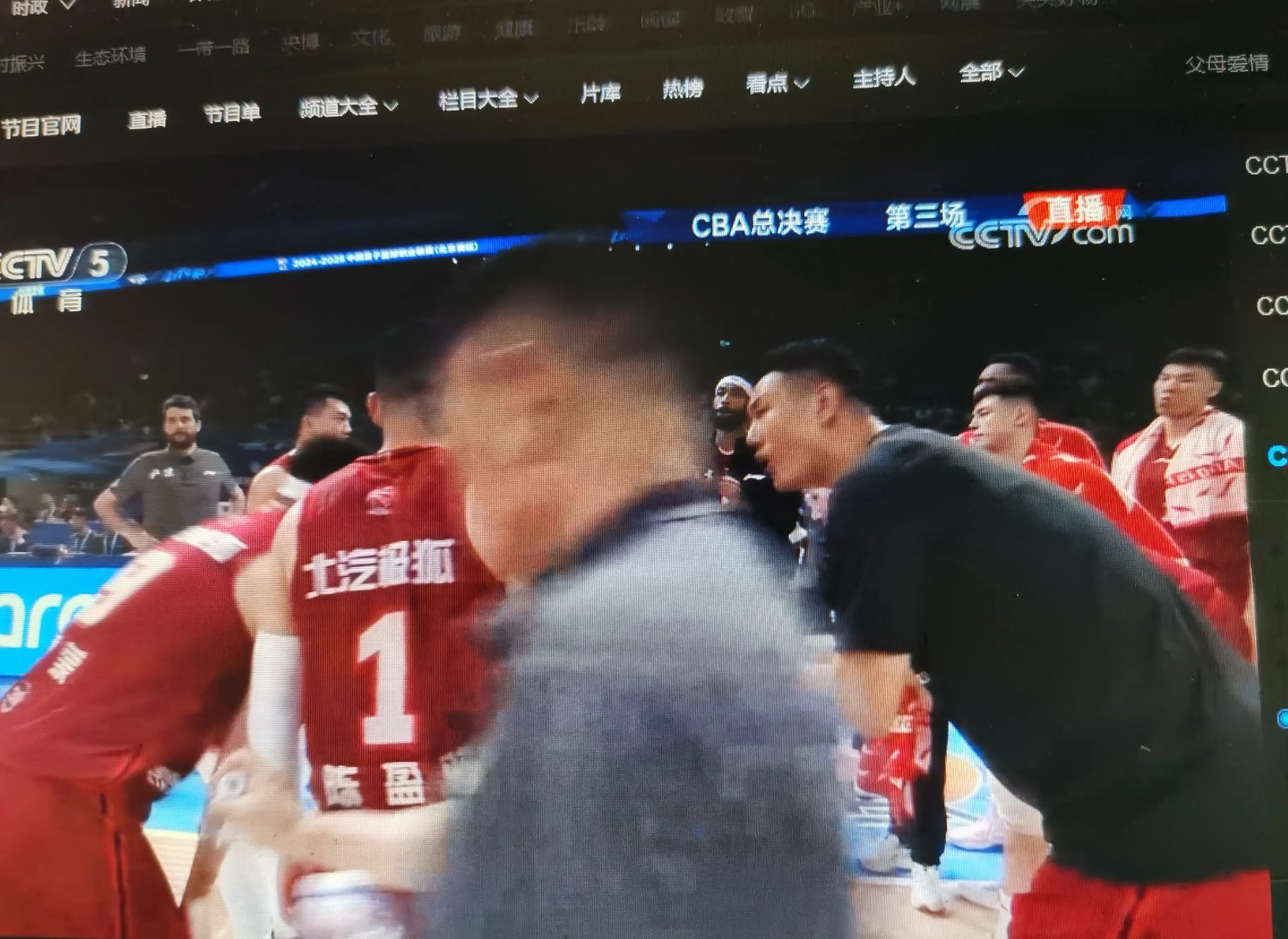 包含热门球队赢球士气高涨，备战下一场比赛的词条