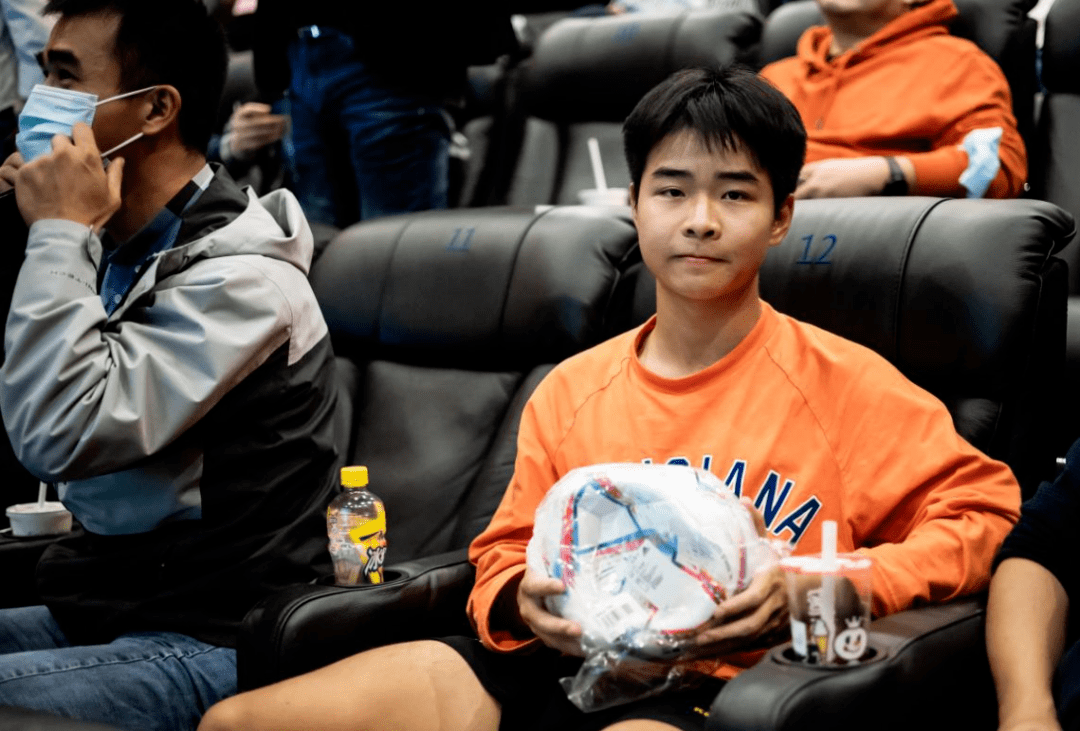 一番比赛让球迷沉浸其中,高潮不断的简单介绍 一番比赛让球迷沉浸其中,高潮不断的简单介绍