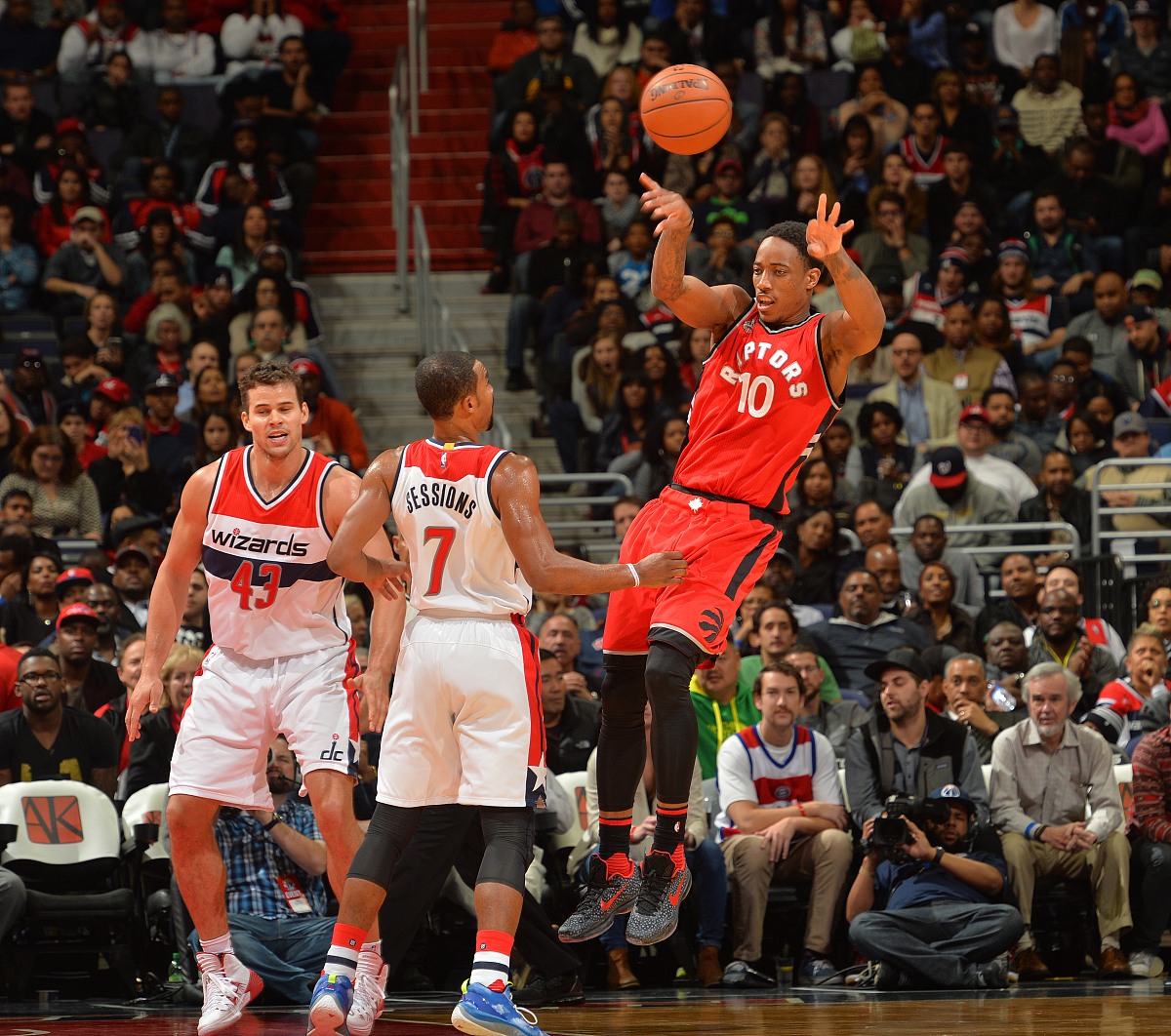 包含看点不断,球员们在赛场上展现出顶级的实力的词条 包含看点不断,球员们在赛场上展现出顶级的实力的词条