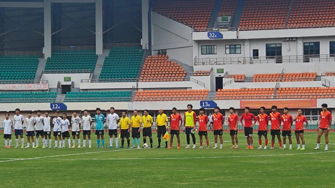 拼搏热血：精妙配合尽显球员风采的简单介绍