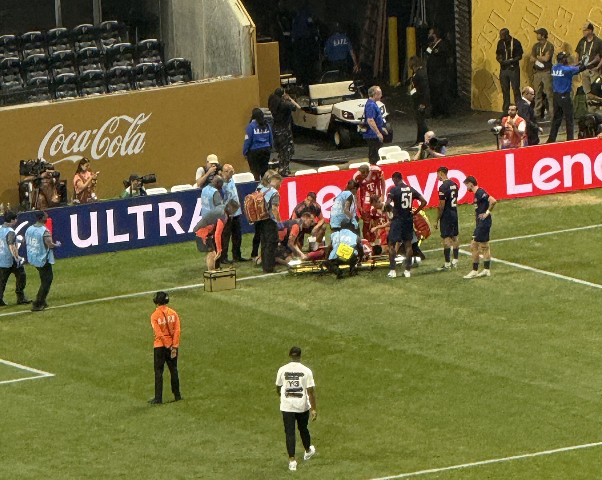 关于马其顿队主场不敌斯洛文尼亚，欧预赛观望态势的信息