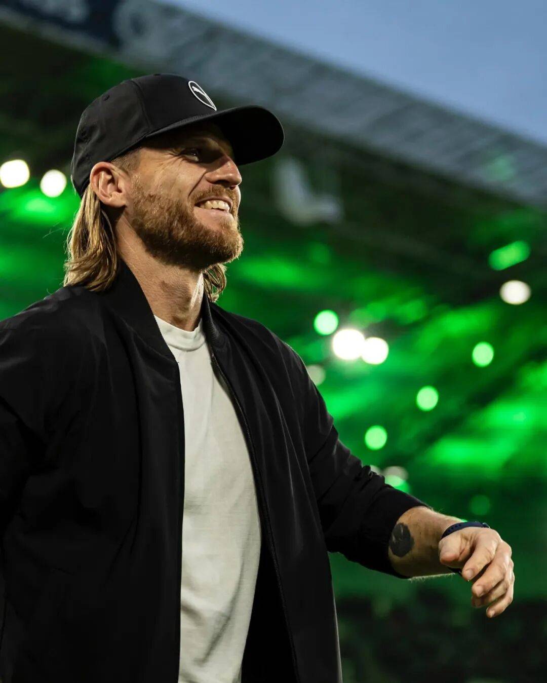 包含门兴格拉德巴赫不敌云达不莱梅，遭遇失利的词条